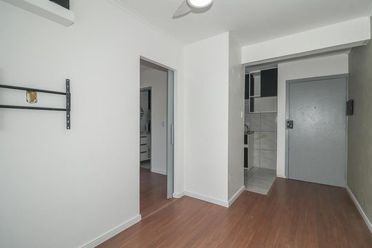 Sala de apartamento à venda com 1 quarto, 32m² em Petrópolis, Porto Alegre