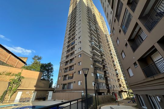 Fachada de apartamento para alugar com 3 quartos, 71m² em Jardim Tupanci, Barueri