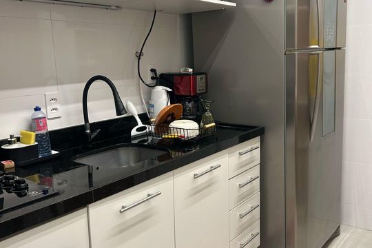 Cozinha de apartamento para alugar com 2 quartos, 45m² em Recreio dos Bandeirantes, Rio de Janeiro