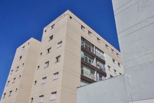 Fachada de apartamento para alugar com 2 quartos, 65m² em Parque Assuncao, Taboão da Serra
