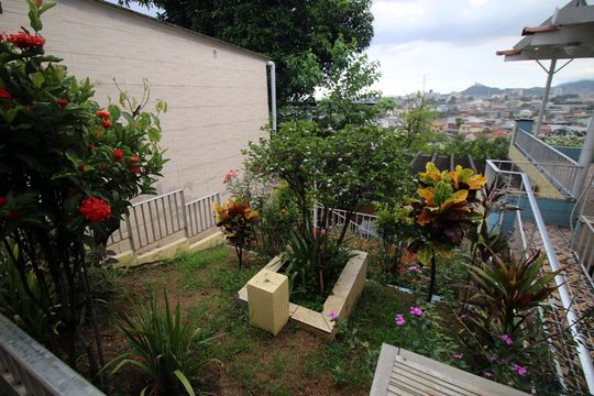 Quintal - Jardim de casa à venda com 5 quartos, 361m² em Brás de Pina, Rio de Janeiro