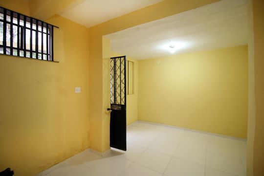 Quarto Extra de casa à venda com 5 quartos, 361m² em Brás de Pina, Rio de Janeiro