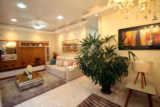 Sala de casa à venda com 5 quartos, 361m² em Brás de Pina, Rio de Janeiro