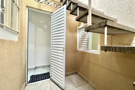Área externa de casa para alugar com 2 quartos, 75m² em Vila Santa Catarina, São Paulo