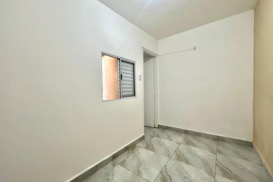 Quarto 2 de casa para alugar com 2 quartos, 75m² em Vila Santa Catarina, São Paulo