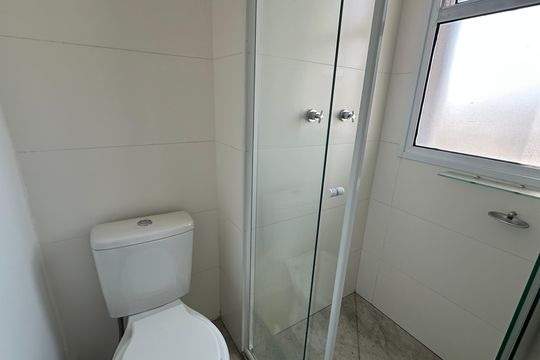 Banheiro Social de apartamento para alugar com 2 quartos, 55m² em Vila Militar, Barueri