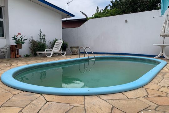 Piscina de casa para alugar com 3 quartos, 146m² em Santa Teresa, São Leopoldo