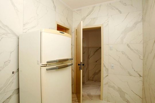 Cozinha de apartamento à venda com 3 quartos, 85m² em Centro Histórico, Porto Alegre