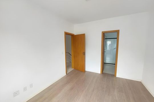 Casa para alugar com 2 quartos, 75m² em Estrela do Oriente, Belo Horizonte
