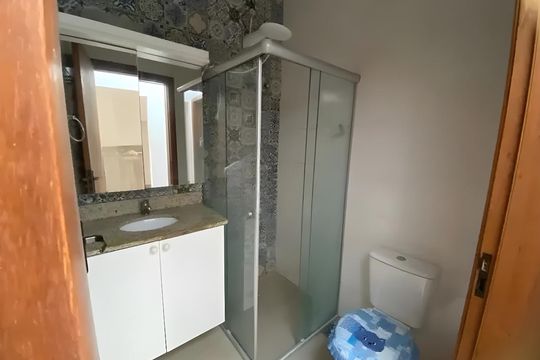 Banheiro de casa para alugar com 2 quartos, 61m² em Novo Progresso, Contagem
