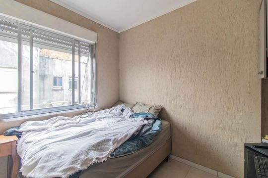 Quarto 1 de apartamento à venda com 2 quartos, 56m² em Cavalhada, Porto Alegre