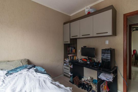 Quarto 1 de apartamento à venda com 2 quartos, 56m² em Cavalhada, Porto Alegre