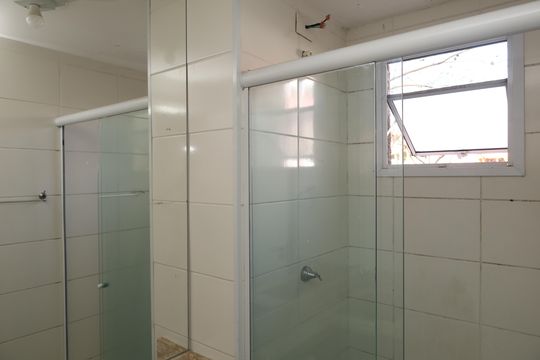 Banheiro Social de apartamento à venda com 2 quartos, 51m² em José Bonifácio, São Paulo