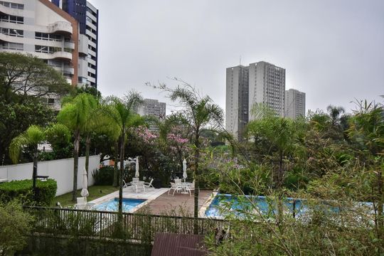 Vista de apartamento para alugar com 3 quartos, 191m² em Vila Suzana, São Paulo