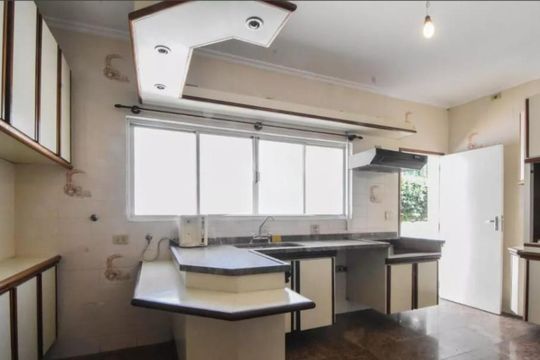 Casa à venda com 4 quartos, 635m² em Jardim Marajoara, São Paulo