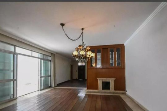 Casa à venda com 4 quartos, 635m² em Jardim Marajoara, São Paulo