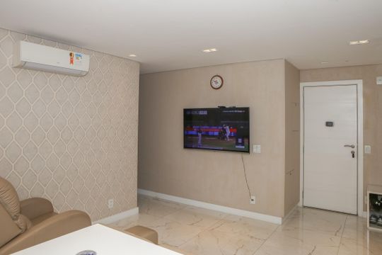 Apartamento à venda com 2 quartos, 69m² em Parque Industrial Tomas Edson, São Paulo
