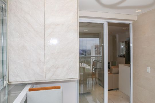 Varanda Gourmet de apartamento à venda com 2 quartos, 69m² em Parque Industrial Tomas Edson, São Paulo
