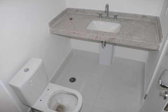 Banheiro de kitnet/studio à venda com 1 quarto, 25m² em Perdizes, São Paulo