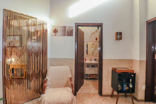 Sala de casa à venda com 3 quartos, 120m² em Santa Rosa de Lima, Porto Alegre
