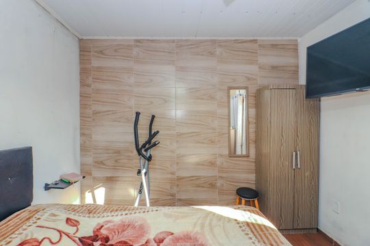 Suíte de casa à venda com 3 quartos, 120m² em Santa Rosa de Lima, Porto Alegre