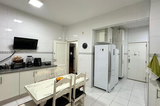 Cozinha de apartamento à venda com 5 quartos, 280m² em Copacabana, Rio de Janeiro