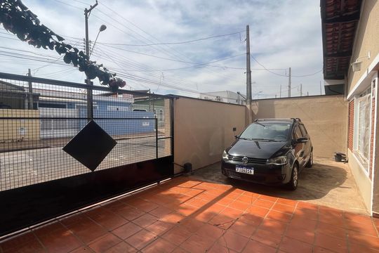 Garagem de casa à venda com 3 quartos, 260m² em Parque Taquaral, Campinas