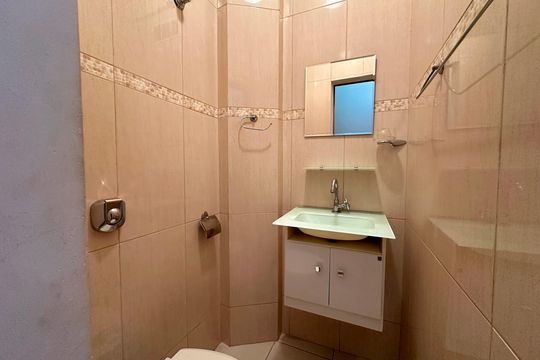 Lavabo de apartamento à venda com 2 quartos, 75m² em Laranjeiras, Rio de Janeiro