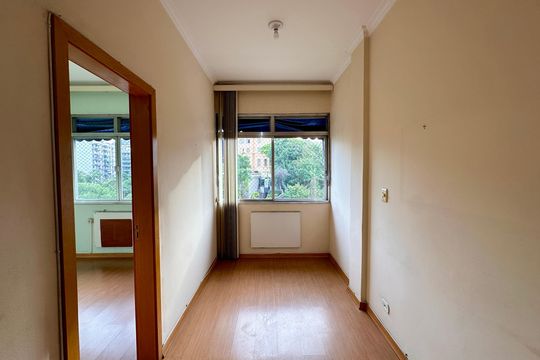 Sala de apartamento à venda com 2 quartos, 75m² em Laranjeiras, Rio de Janeiro