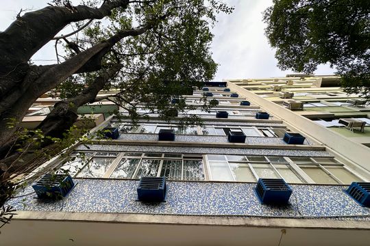 Fachada de apartamento à venda com 2 quartos, 75m² em Laranjeiras, Rio de Janeiro