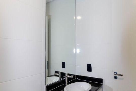 Banheiro de apartamento para alugar com 2 quartos, 45m² em Vila Fernandes, São Paulo