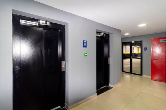 Hall de entrada de apartamento para alugar com 2 quartos, 45m² em Vila Fernandes, São Paulo