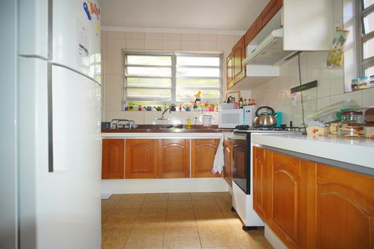 Cozinha de casa à venda com 4 quartos, 300m² em Passo D’areia, Porto Alegre