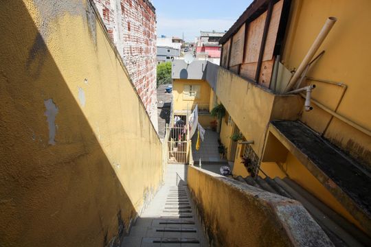 Quintal de casa à venda com 3 quartos, 133m² em Jardim Miriam, São Paulo