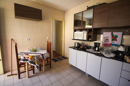 Cozinha de casa à venda com 3 quartos, 133m² em Jardim Miriam, São Paulo
