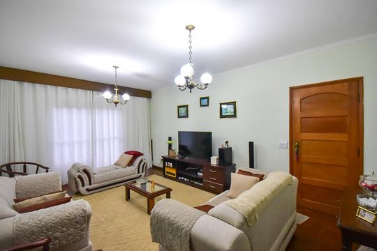 Casa para alugar com 3 quartos, 137m² em Jardim Cláudia, São Paulo
