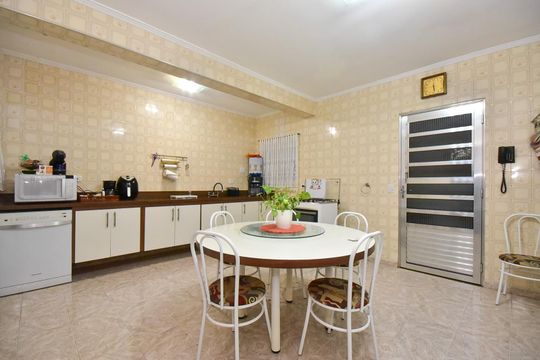 Cozinha de casa para alugar com 3 quartos, 137m² em Jardim Cláudia, São Paulo