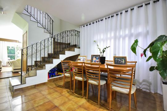Sala de Jantar de casa para alugar com 3 quartos, 137m² em Jardim Cláudia, São Paulo