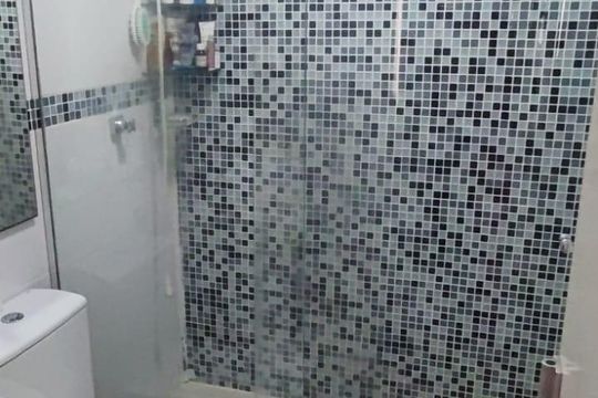 Banheiro de apartamento à venda com 2 quartos, 50m² em Vila Amalia (Zona Norte), São Paulo