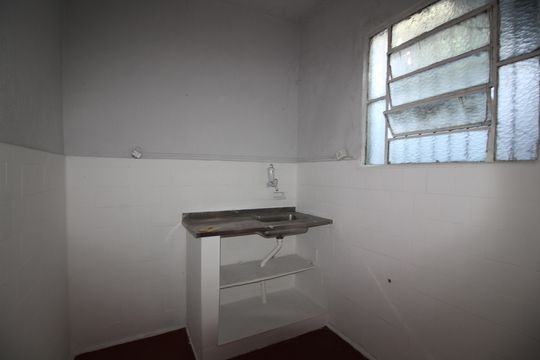 Cozinha de casa para alugar com 1 quarto, 90m² em Taquara, Rio de Janeiro