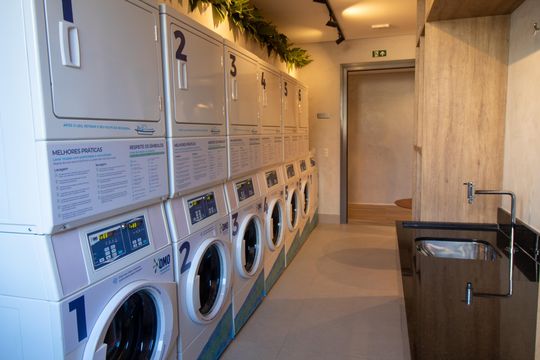 Área comum - Lavanderia de kitnet/studio para alugar com 1 quarto, 25m² em Jardim das Acacias, São Paulo