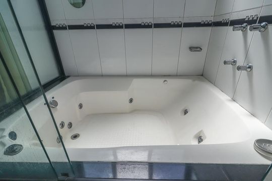 Banheiro da Suíte de apartamento à venda com 2 quartos, 113m² em São João, Porto Alegre