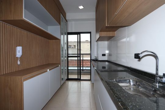 Cozinha de apartamento para alugar com 2 quartos, 45m² em Vila Fernandes, São Paulo