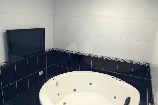 Casa à venda com 3 quartos, 450m² em Vila Invernada, São Paulo