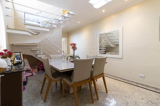 Sala de casa à venda com 4 quartos, 156m² em Vila Moinho Velho, São Paulo