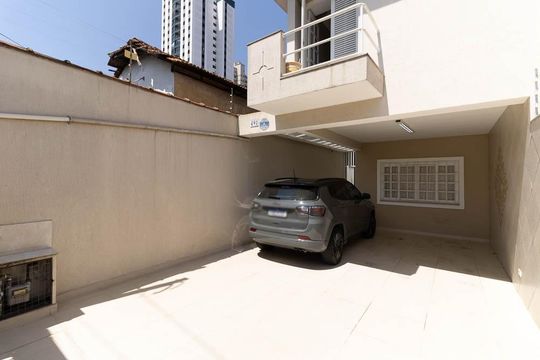Garagem de casa à venda com 4 quartos, 156m² em Vila Moinho Velho, São Paulo