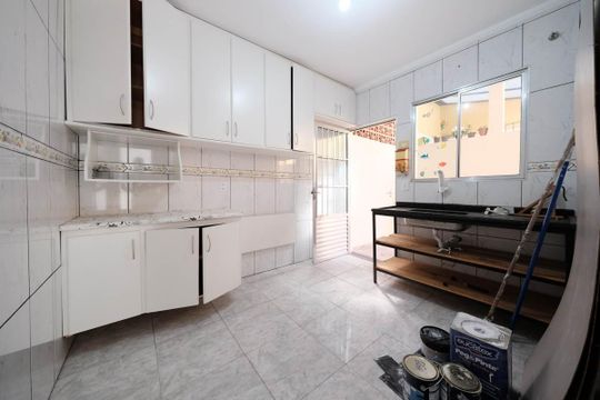 Cozinha de casa de condomínio à venda com 2 quartos, 109m² em Vila Libanesa, São Paulo
