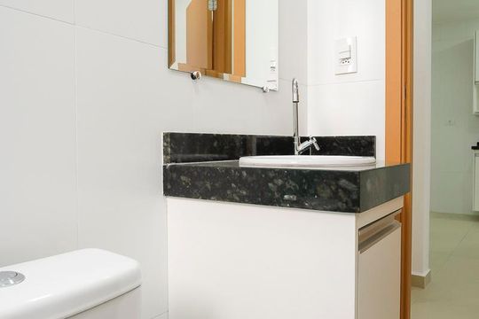 Banheiro social de apartamento à venda com 2 quartos, 53m² em Boa Vista, São Caetano do Sul