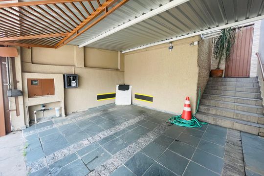 Garagem de casa à venda com 2 quartos, 125m² em Jardim Paraventi, Guarulhos