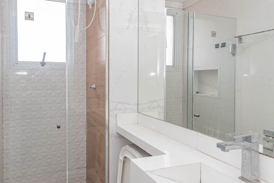 Banheiro de apartamento para alugar com 2 quartos, 40m² em Parque Bristol, São Paulo
